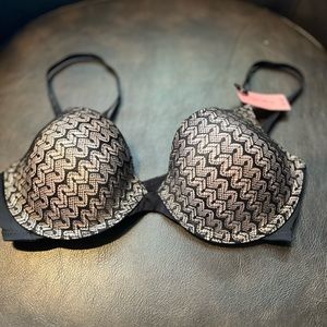 Hunkemoller Black/Cream Lacey Plunge Underwire Moulded Cups Bra Size 34C.  New!